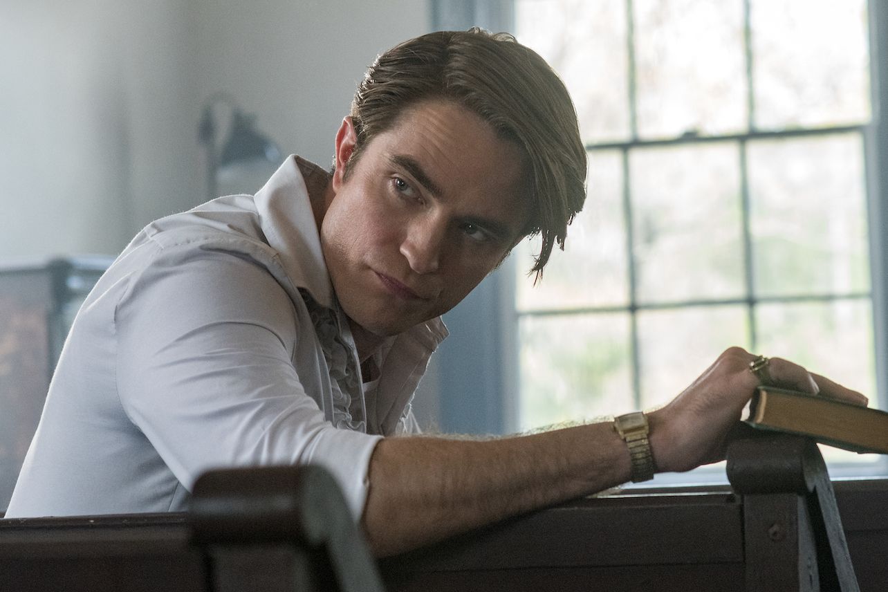 the-devil-all-the-time-screen-02